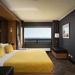 The Penthouse At The Hague Tower