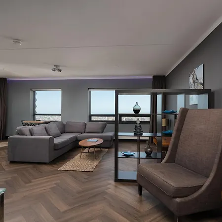The Penthouse At Tower Appartement Den Haag